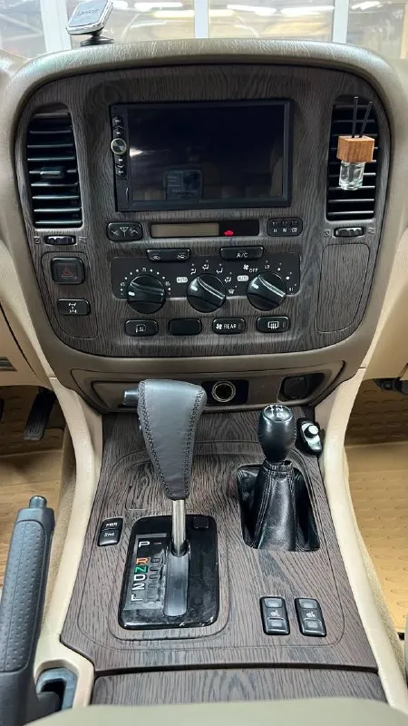 Отделка салона Toyota Land Cruiser 100